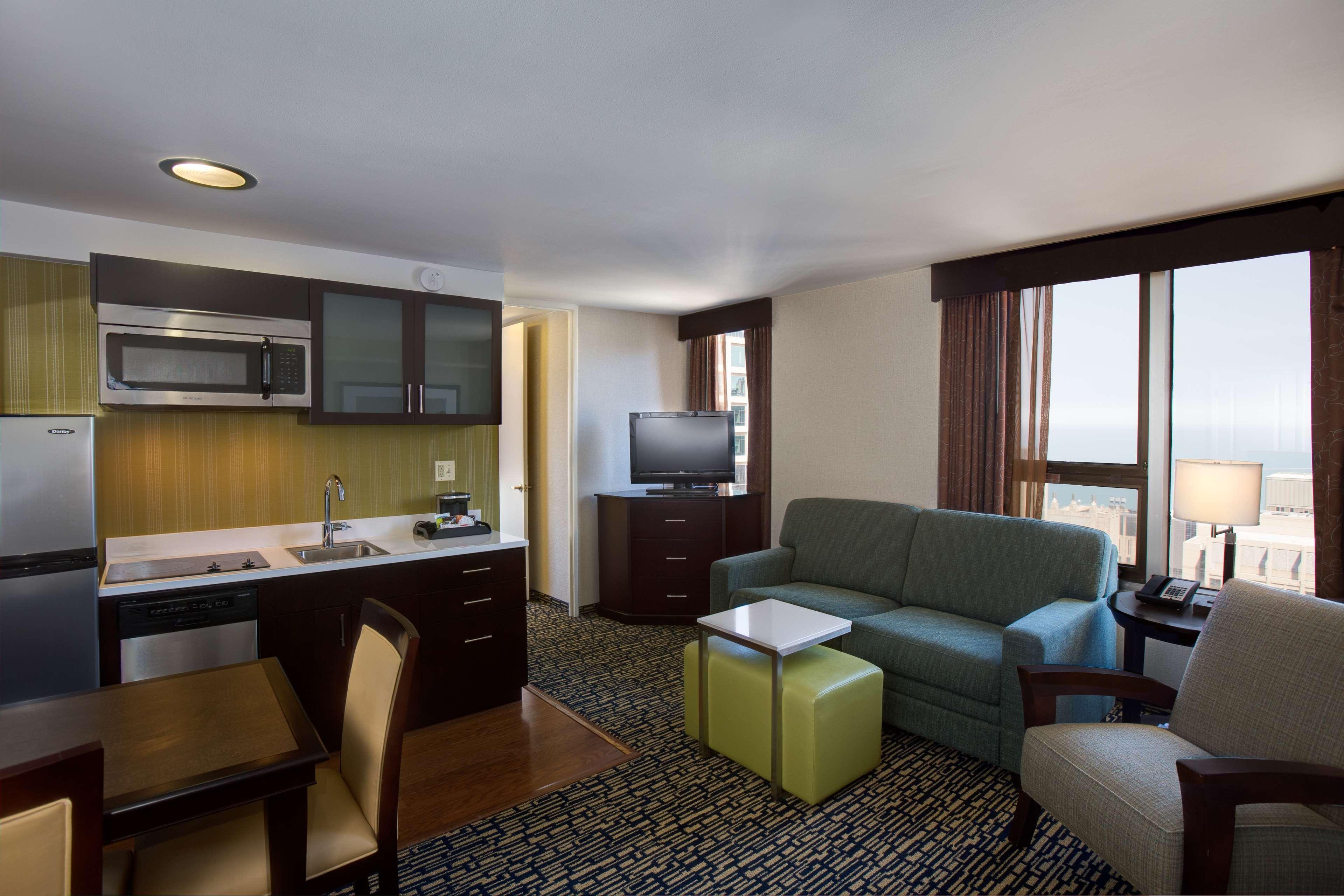 Cheap hotels in Chicago, IL from 14 GBP per night in February 2024 —